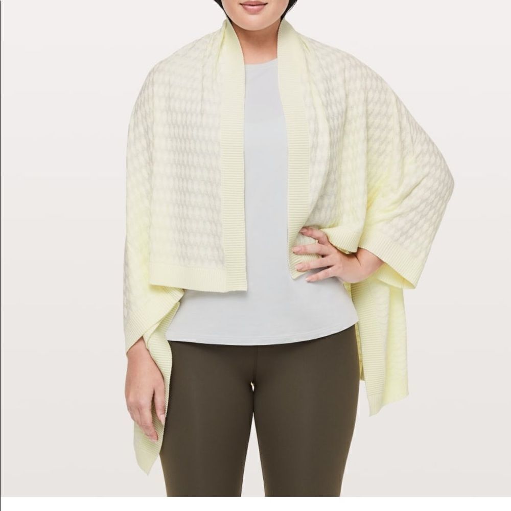 New LULULEMON Divinity Poncho Sweater Light Ivory